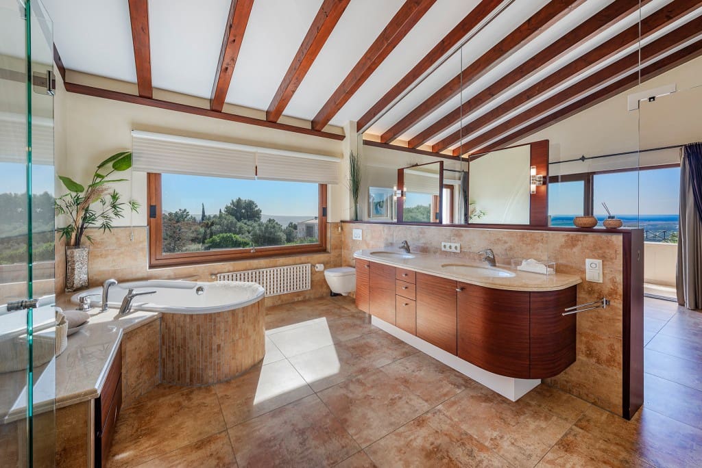 4 slaapkamer Villa te koop in Puntiro met zwembad - € 2.900.000 (Ref: 9636461)