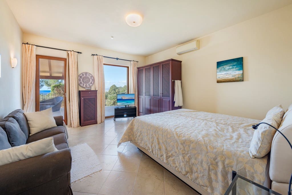 4 slaapkamer Villa te koop in Puntiro met zwembad - € 2.900.000 (Ref: 9636461)