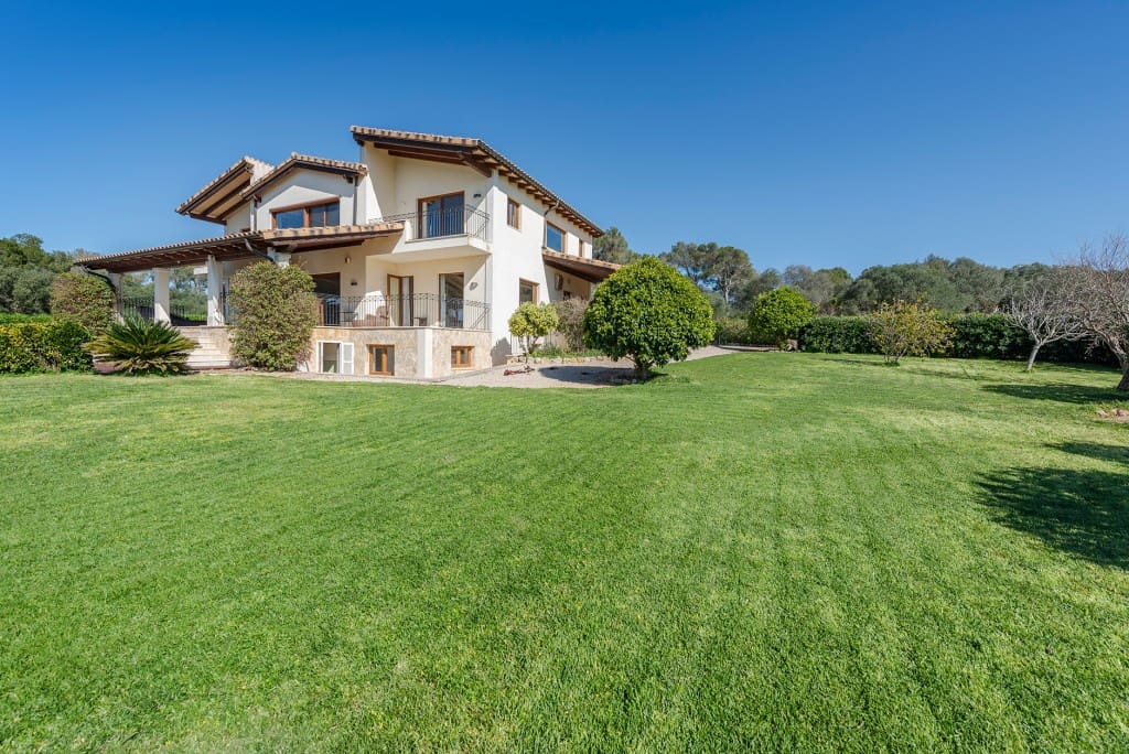 4 slaapkamer Villa te koop in Puntiro met zwembad - € 2.900.000 (Ref: 9636461)