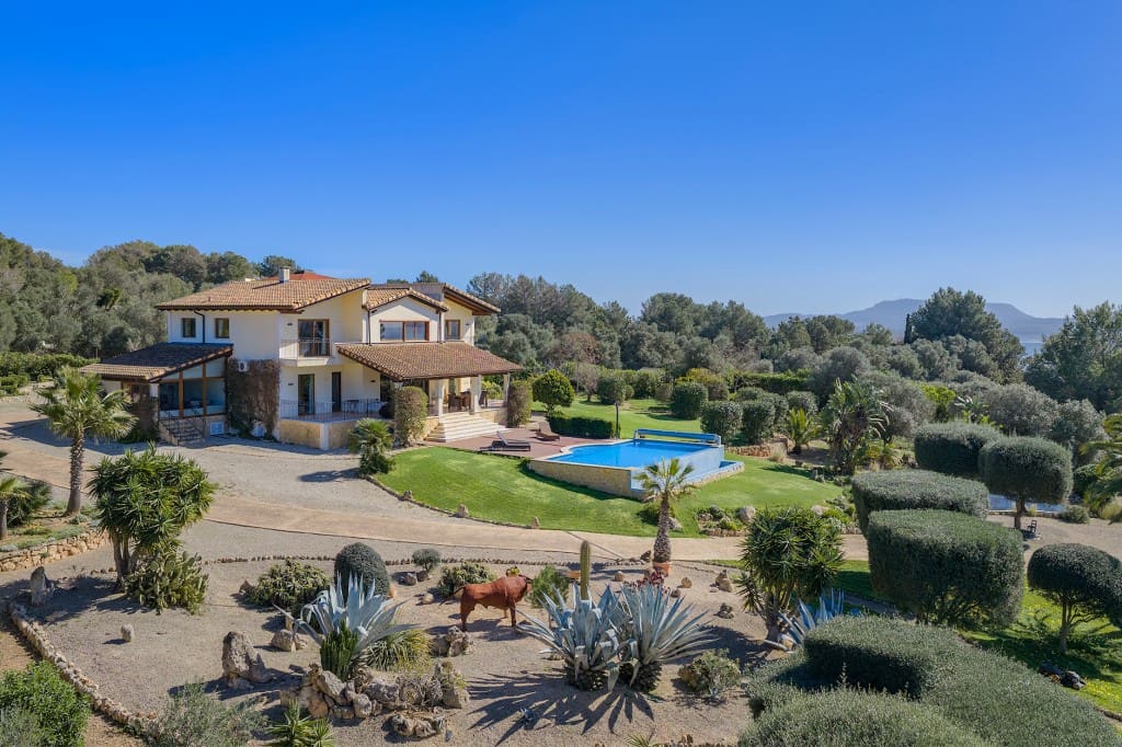 4 slaapkamer Villa te koop in Puntiro met zwembad - € 2.900.000 (Ref: 9636461)