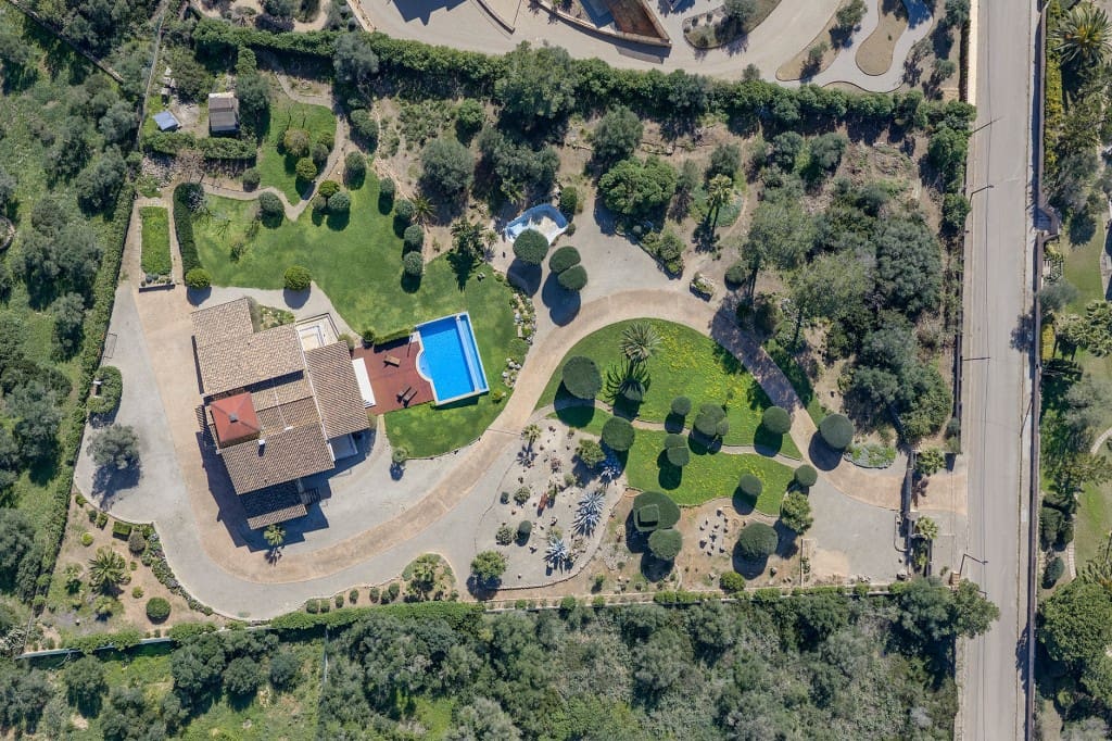 4 slaapkamer Villa te koop in Puntiro met zwembad - € 2.900.000 (Ref: 9636461)