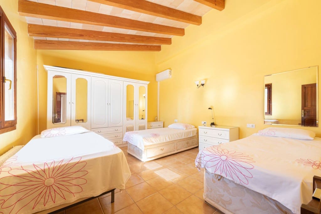 Finca/Casa Rural de 5 habitaciones en Felanitx en venta con piscina garaje - 1.350.000 € (Ref: 9655683)