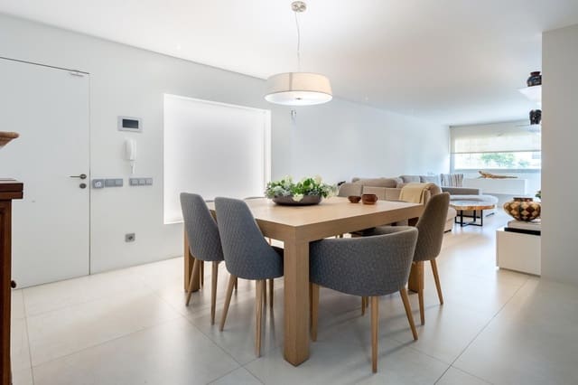 4 Zimmer Apartment zu verkaufen in Ibiza / Eivissa Stadt mit Pool - 1.190.000 € (Ref: 9658358)