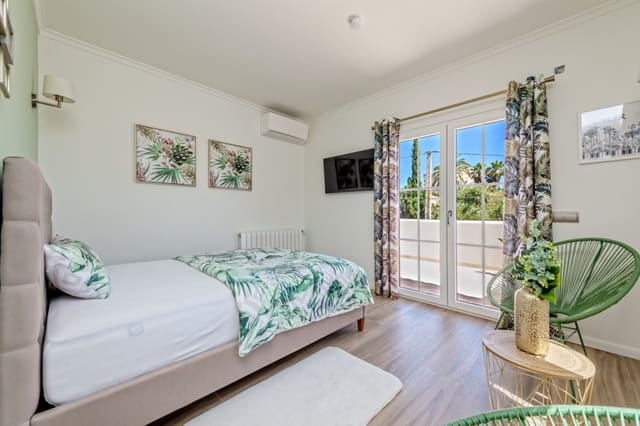 6 soverom Villa til salgs i Palmanova, Calvià med svømmebasseng - € 2 950 000 (Ref: 9679492)