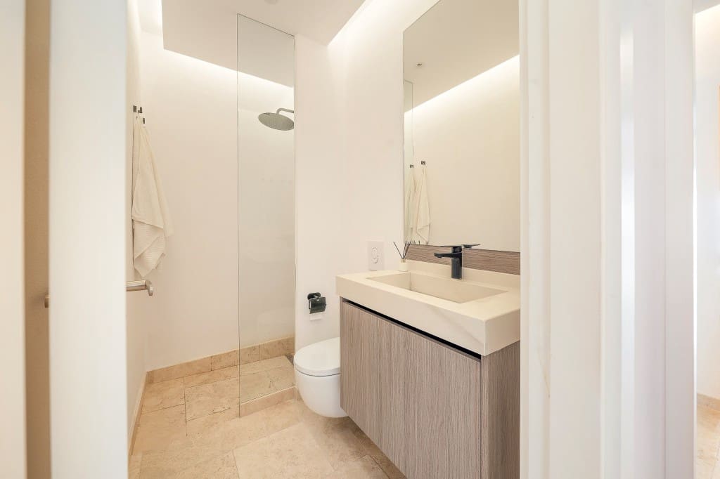 2 bedroom Apartment for sale in Illetas with pool garage - € 1,295,000 (Ref: 9700445)