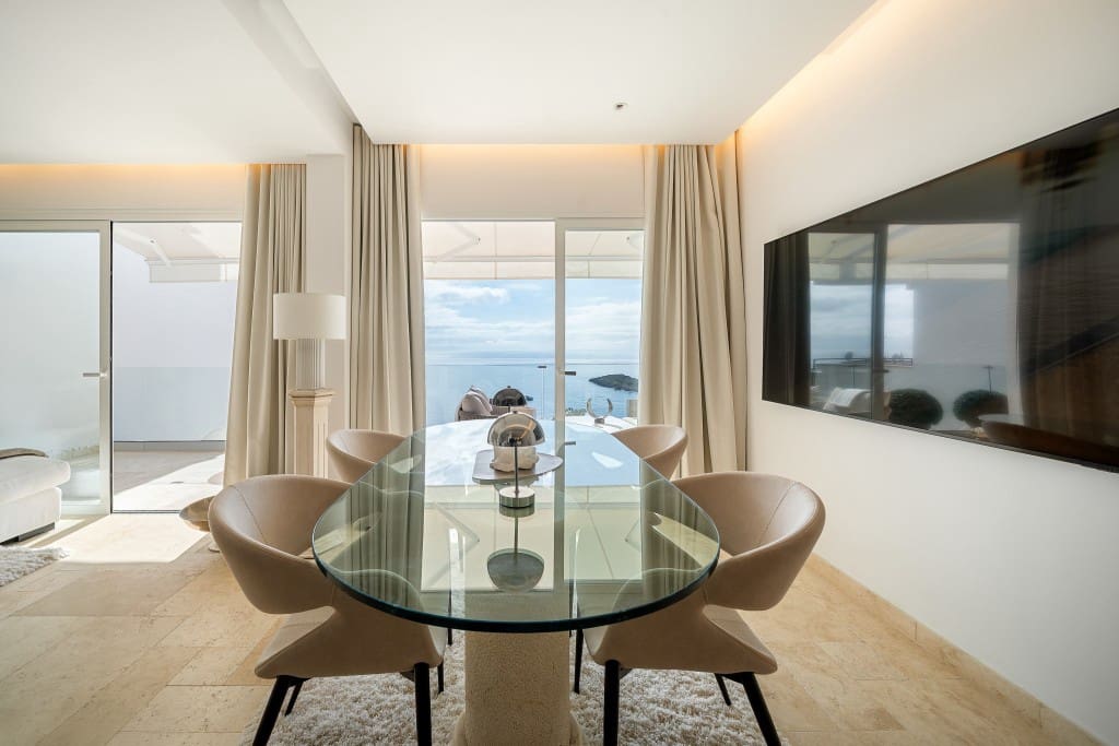 2 bedroom Apartment for sale in Illetas with pool garage - € 1,295,000 (Ref: 9700445)