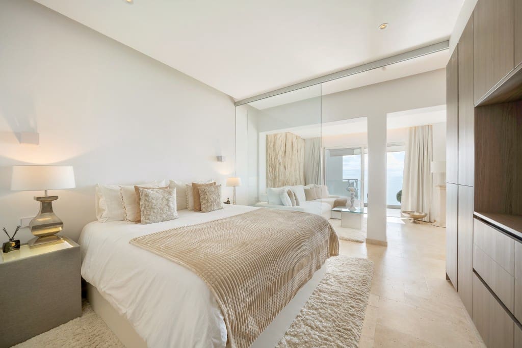 2 bedroom Apartment for sale in Illetas with pool garage - € 1,295,000 (Ref: 9700445)