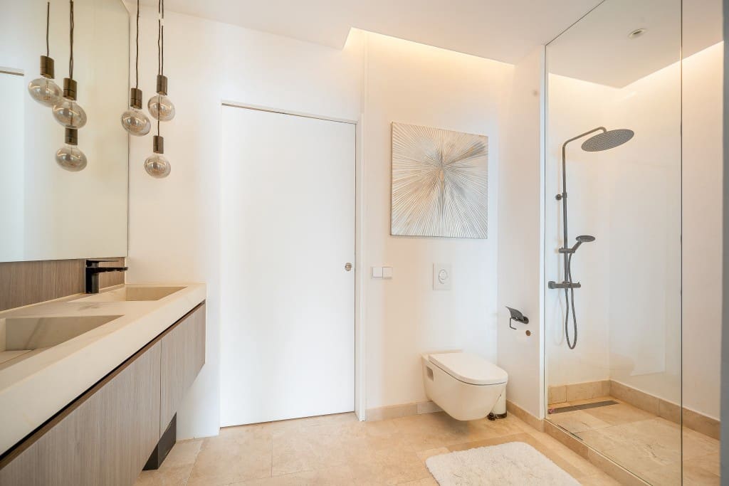 2 bedroom Apartment for sale in Illetas with pool garage - € 1,295,000 (Ref: 9700445)