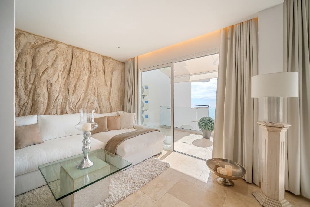 2 bedroom Apartment for sale in Illetas with pool garage - € 1,295,000 (Ref: 9700445)