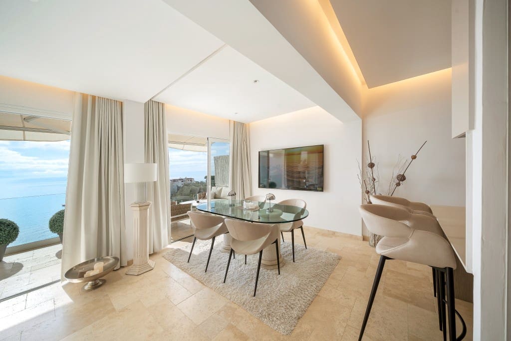 2 bedroom Apartment for sale in Illetas with pool garage - € 1,295,000 (Ref: 9700445)