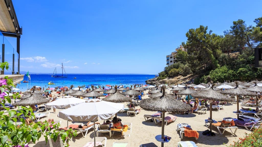 2 bedroom Apartment for sale in Illetas with pool garage - € 1,295,000 (Ref: 9700445)