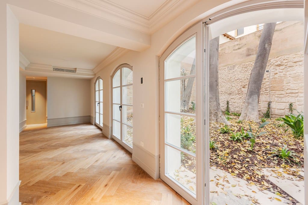 2 bedroom Apartment for sale in Palma de Mallorca - € 1,950,000 (Ref: 9714535)