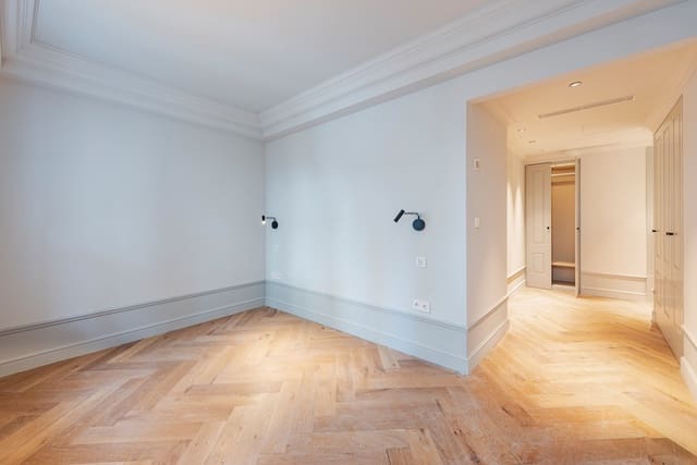 2 bedroom Apartment for sale in Palma de Mallorca - € 1,950,000 (Ref: 9714535)