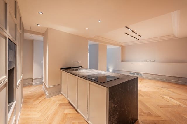 2 bedroom Apartment for sale in Palma de Mallorca - € 1,950,000 (Ref: 9714535)