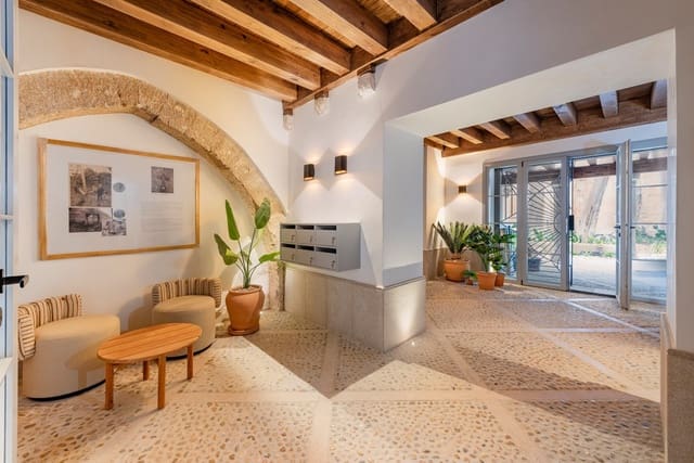 2 bedroom Apartment for sale in Palma de Mallorca - € 1,950,000 (Ref: 9714535)