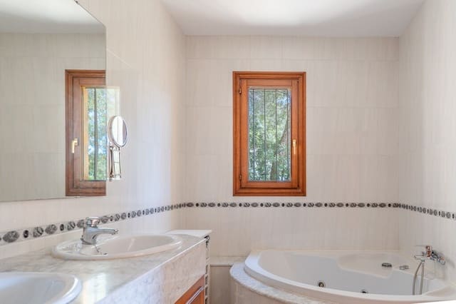 4 soveværelse Semi-Rækkehus til salg i Portals Nous, Calvià - € 1.275.000 (Ref: 9731753)