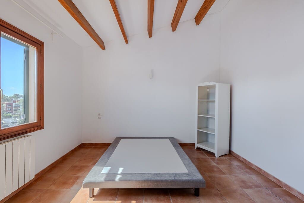 4 bedroom Semi-detached Villa for sale in Portals Nous - € 1,275,000 (Ref: 9731753)