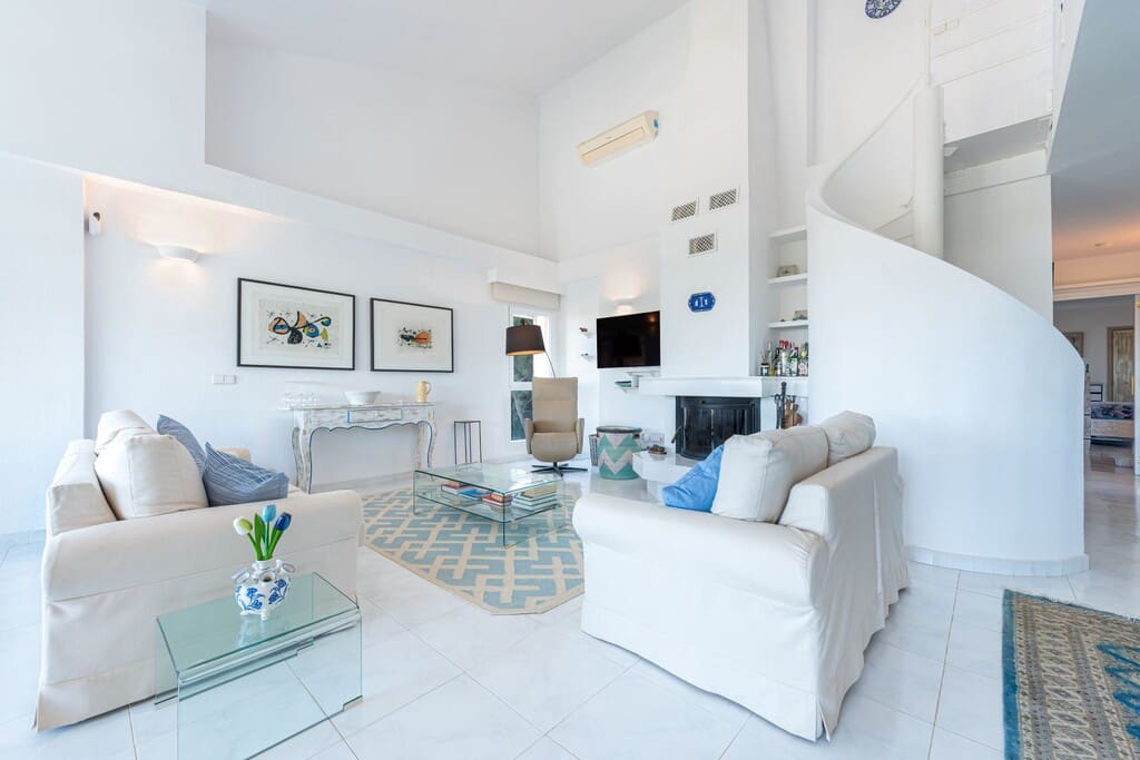 2 bedroom Apartment for sale in Pollensa / Pollenca with pool - € 815,000 (Ref: 9738329)