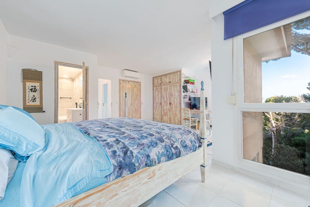 2 bedroom Apartment for sale in Pollensa / Pollenca with pool - € 815,000 (Ref: 9738329)