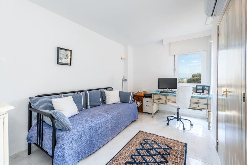 2 bedroom Apartment for sale in Pollensa / Pollenca with pool - € 815,000 (Ref: 9738329)