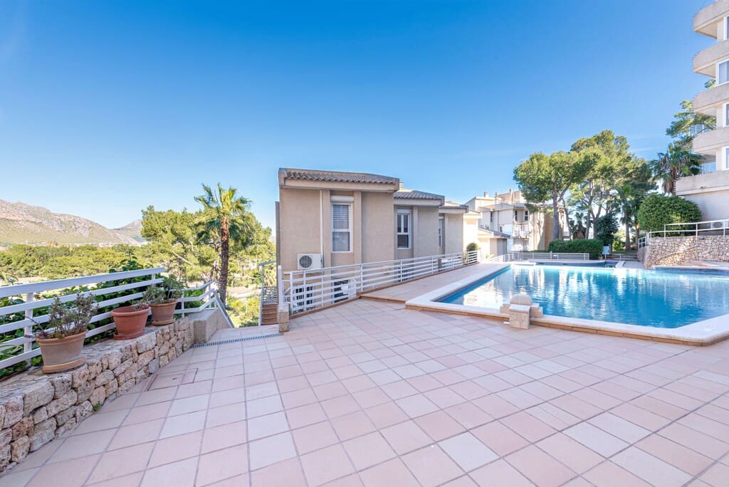 2 bedroom Apartment for sale in Pollensa / Pollenca with pool - € 815,000 (Ref: 9738329)