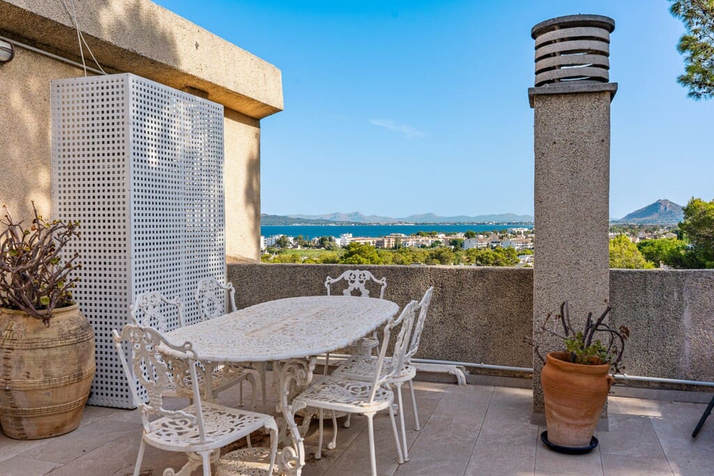 2 bedroom Apartment for sale in Pollensa / Pollenca with pool garage - € 799,000 (Ref: 9738329)