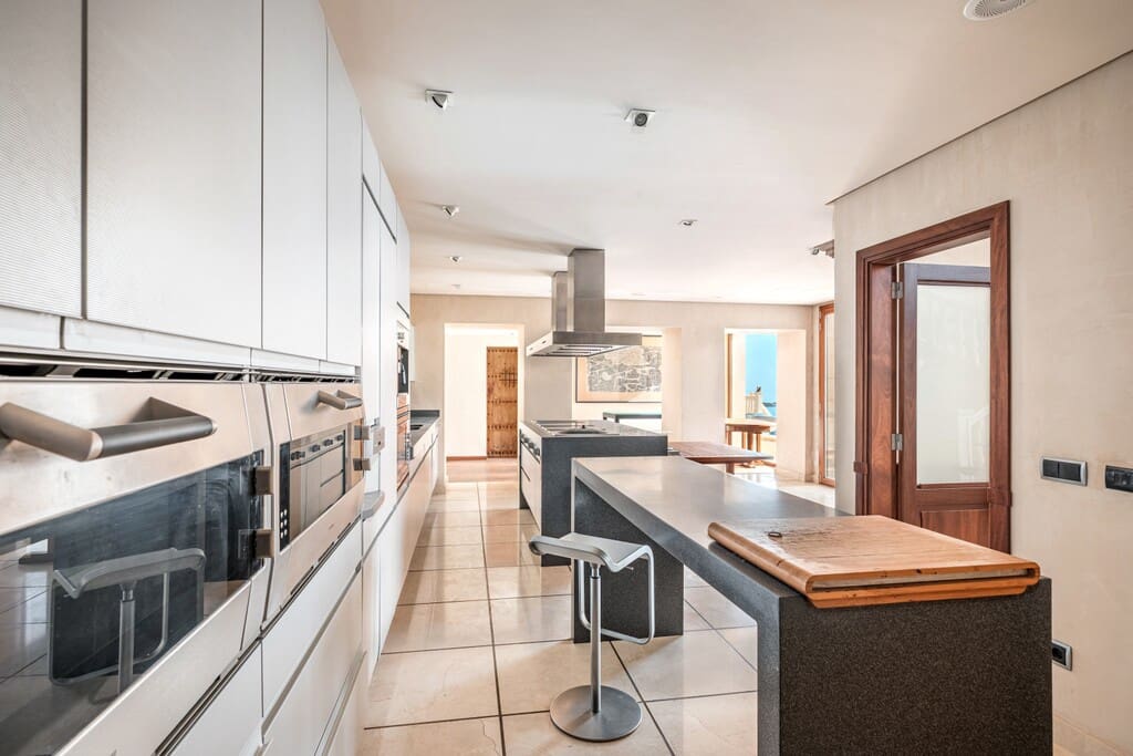 5 bedroom Villa for sale in El Toro / Port Adriano with pool - € 7,500,000 (Ref: 9780271)