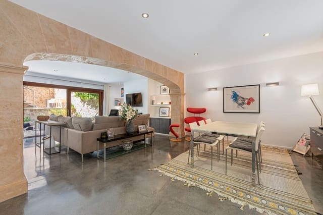 2 soveværelse Byhus til salg i Pollensa / Pollença med swimmingpool - € 775.000 (Ref: 9780272)