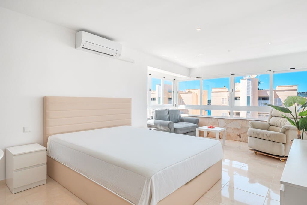 Estudio en Santa Ponsa en venta con piscina - 295.000 € (Ref: 9805270)