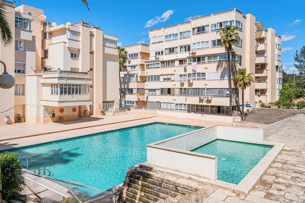 Estudio en Santa Ponsa en venta con piscina - 295.000 € (Ref: 9805270)