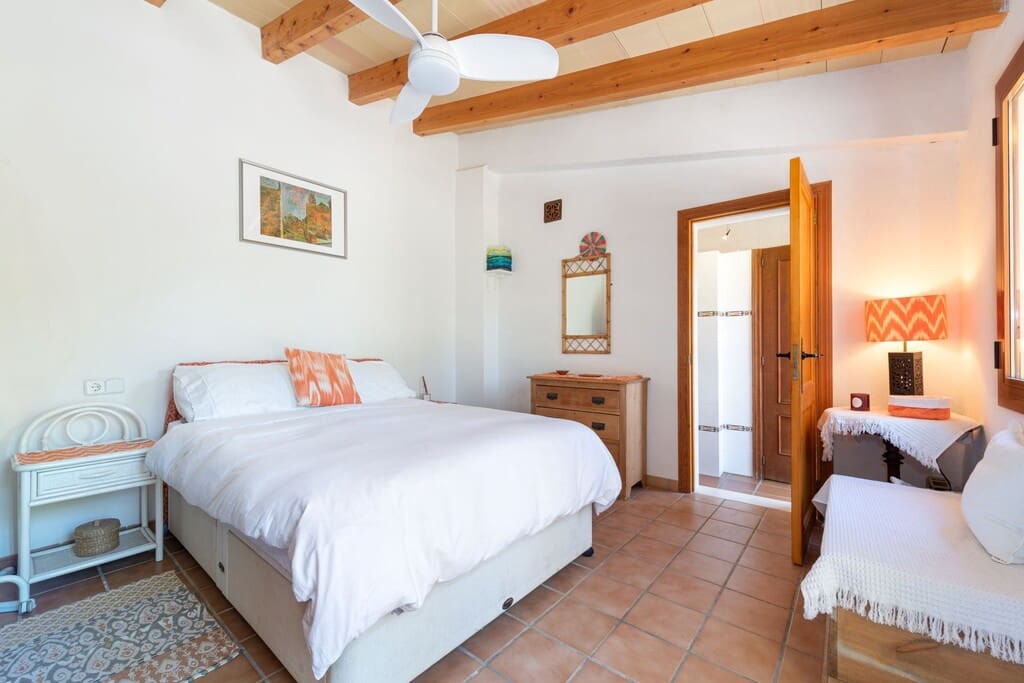 3 sovrum Finca/Hus på landet till salu i Buger med pool - 725 000 € (Ref: 9811369)