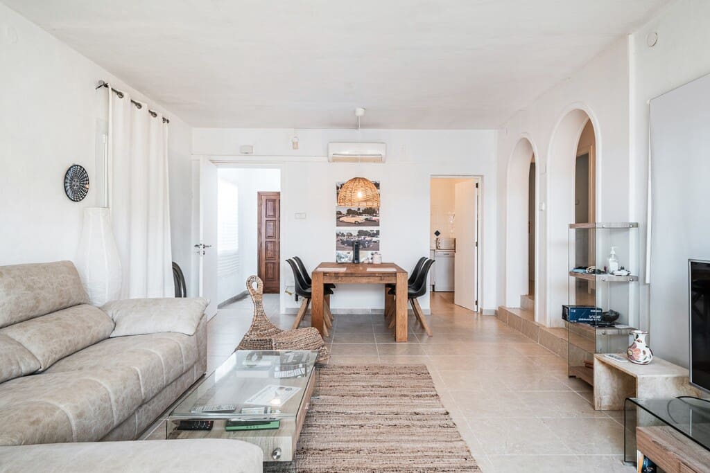 4 bedroom Villa for sale in Cala Murada with pool - € 2,150,000 (Ref: 9815684)