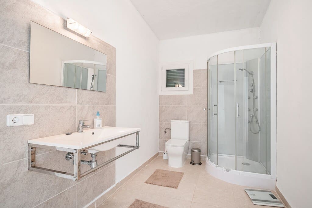 4 bedroom Villa for sale in Cala Murada with pool - € 2,150,000 (Ref: 9815684)