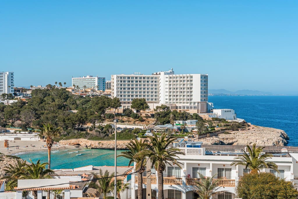 4 bedroom Villa for sale in Cala Murada with pool - € 2,150,000 (Ref: 9815684)