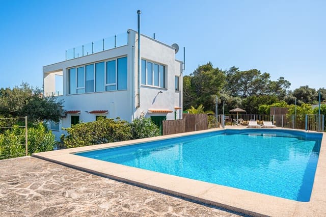 4 bedroom Villa for sale in Cala Murada, Manacor with pool - € 2,150,000 (Ref: 9815684)