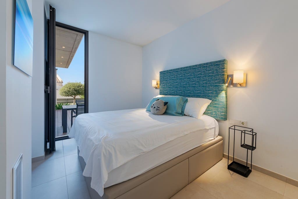 4 bedroom Villa for sale in Mal Pas-Bon Aire with pool - € 1,850,000 (Ref: 9839023)