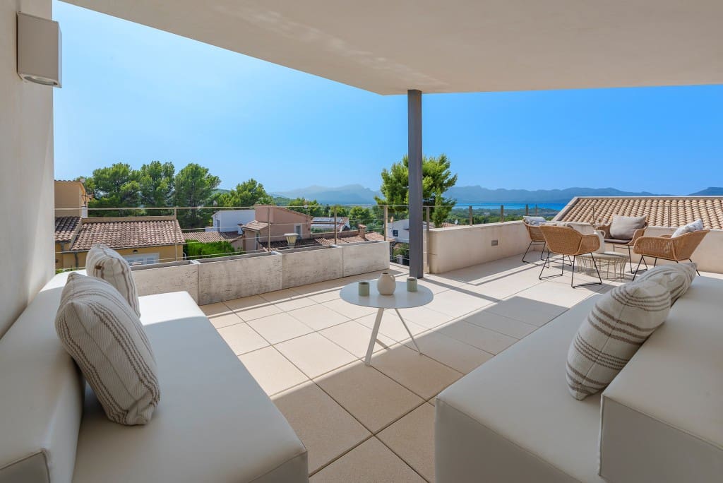4 bedroom Villa for sale in Mal Pas-Bon Aire with pool - € 1,850,000 (Ref: 9839023)
