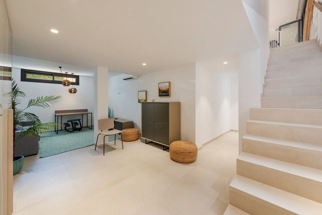 4 bedroom Villa for sale in Mal Pas-Bon Aire with pool - € 1,850,000 (Ref: 9839023)