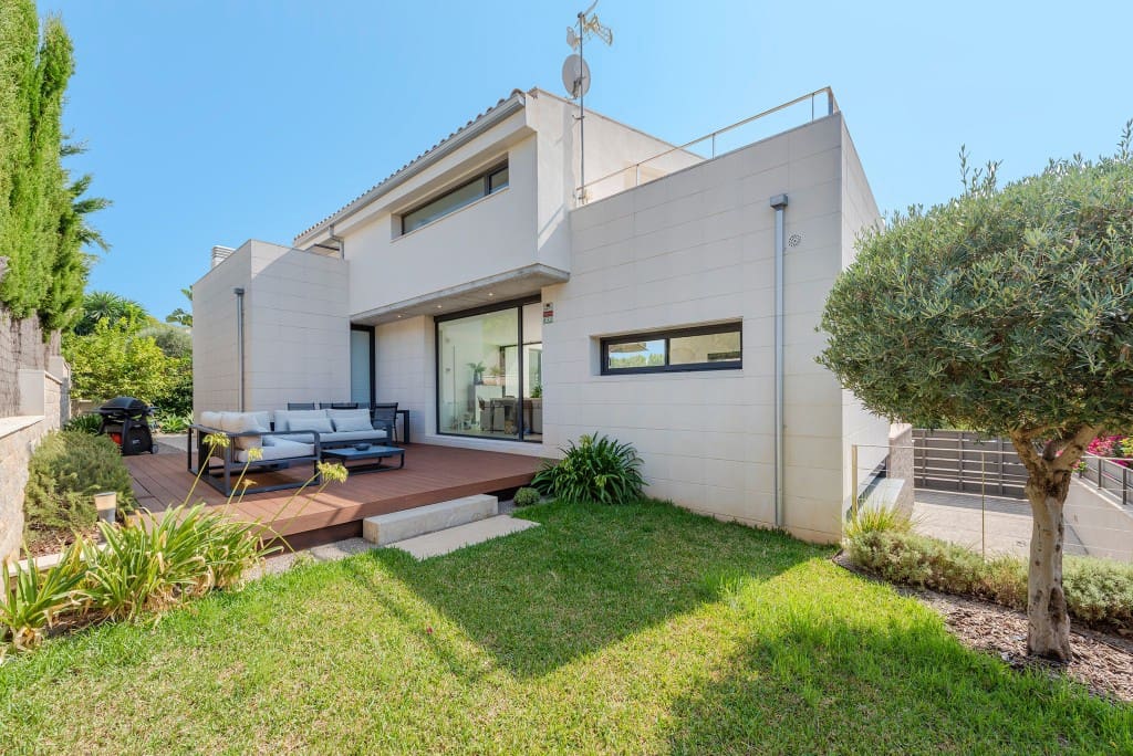 4 bedroom Villa for sale in Mal Pas-Bon Aire with pool - € 1,850,000 (Ref: 9839023)