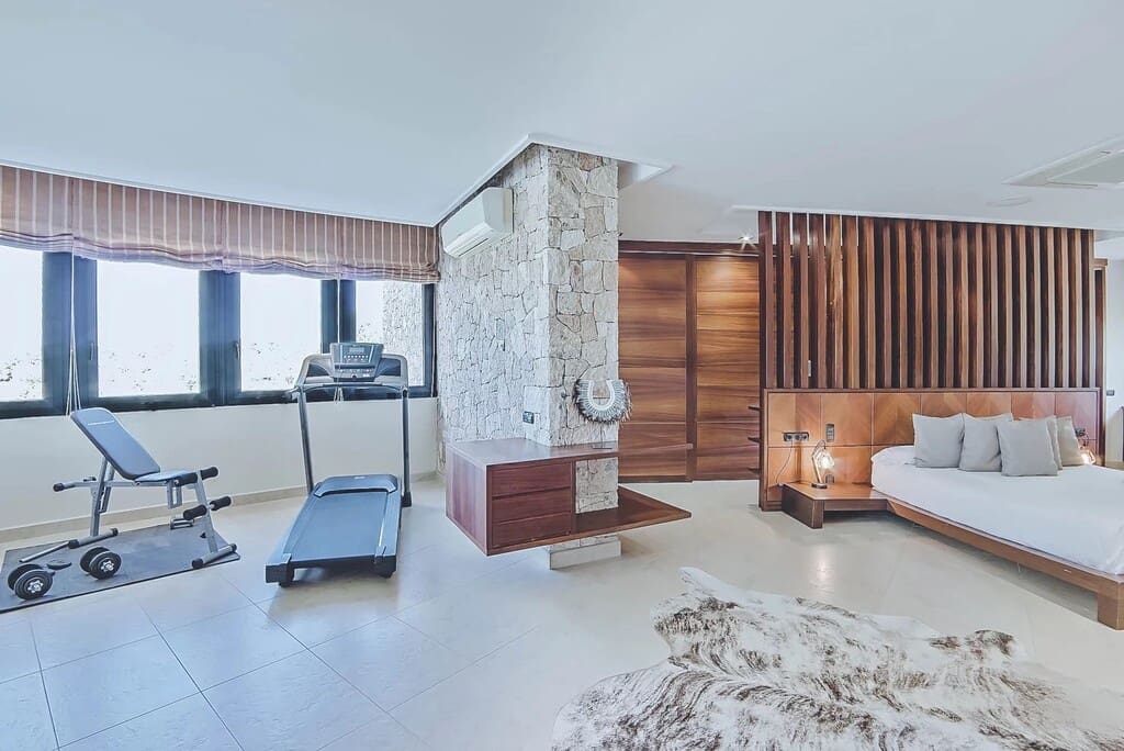 3 bedroom Villa for sale in San Jose / Sant Josep de Sa Talaia with pool - € 7,350,000 (Ref: 9842701)
