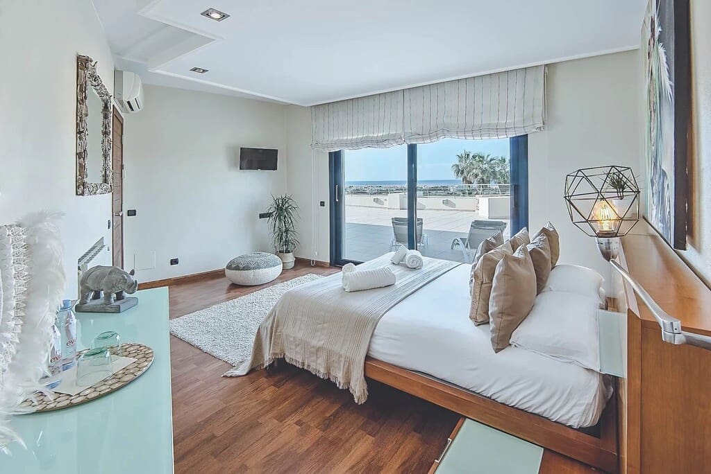 3 bedroom Villa for sale in San Jose / Sant Josep de Sa Talaia with pool - € 7,350,000 (Ref: 9842701)