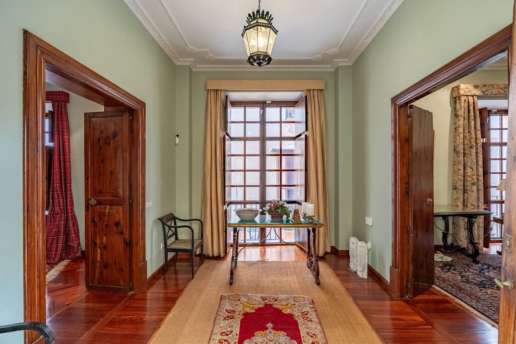 7 soveværelse Byhus til salg i Palma de Mallorca med garage - € 4.620.000 (Ref: 9849157)