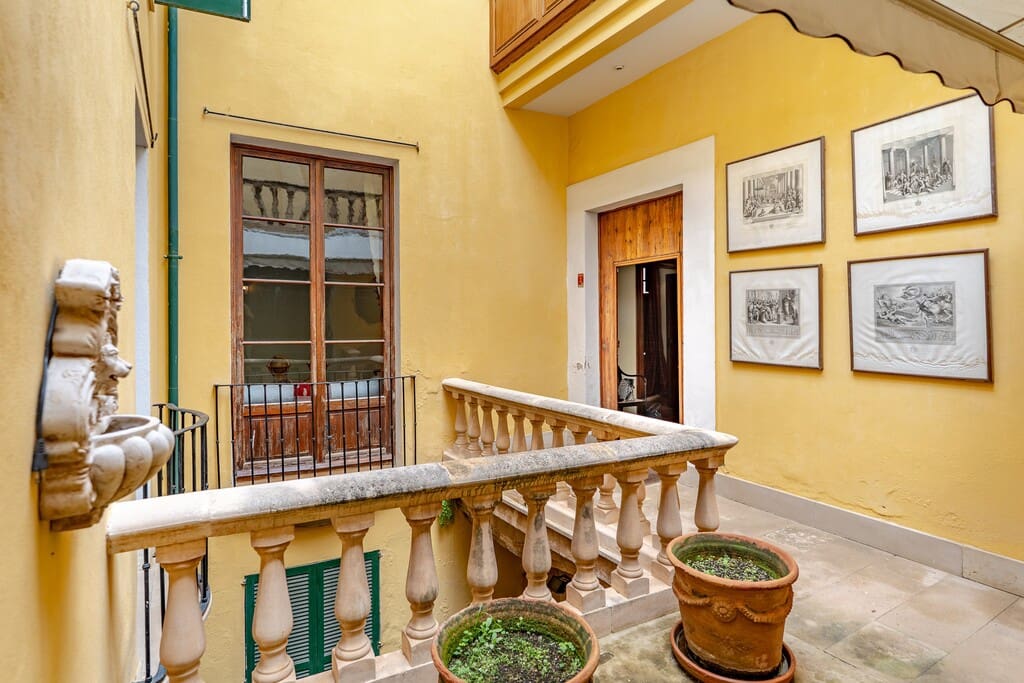 7 soveværelse Byhus til salg i Palma de Mallorca med garage - € 4.620.000 (Ref: 9849157)