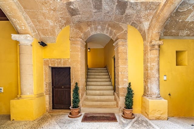 7 soveværelse Byhus til salg i Palma de Mallorca med garage - € 4.620.000 (Ref: 9849157)
