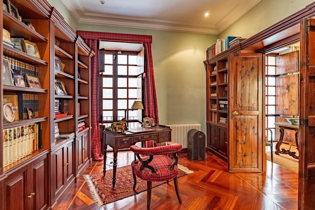 7 soveværelse Byhus til salg i Palma de Mallorca med garage - € 4.620.000 (Ref: 9849157)