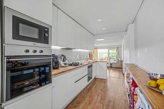 3 slaapkamer Appartement te koop in Portals Nous, Calvià met zwembad - € 930.000 (Ref: 9851303)
