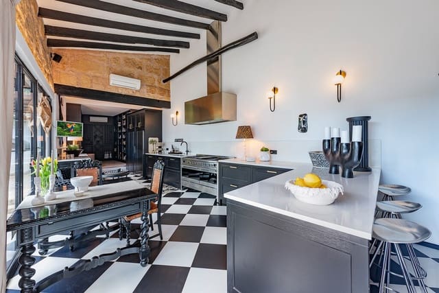 9 quarto Casa em Banda para venda em Sencelles com piscina garagem - 3 900 000 € (Ref: 9855150)