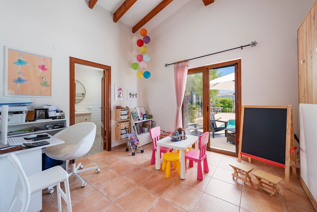 3 bedroom Villa for sale in Sa Pobla with pool - € 1,300,000 (Ref: 9864781)