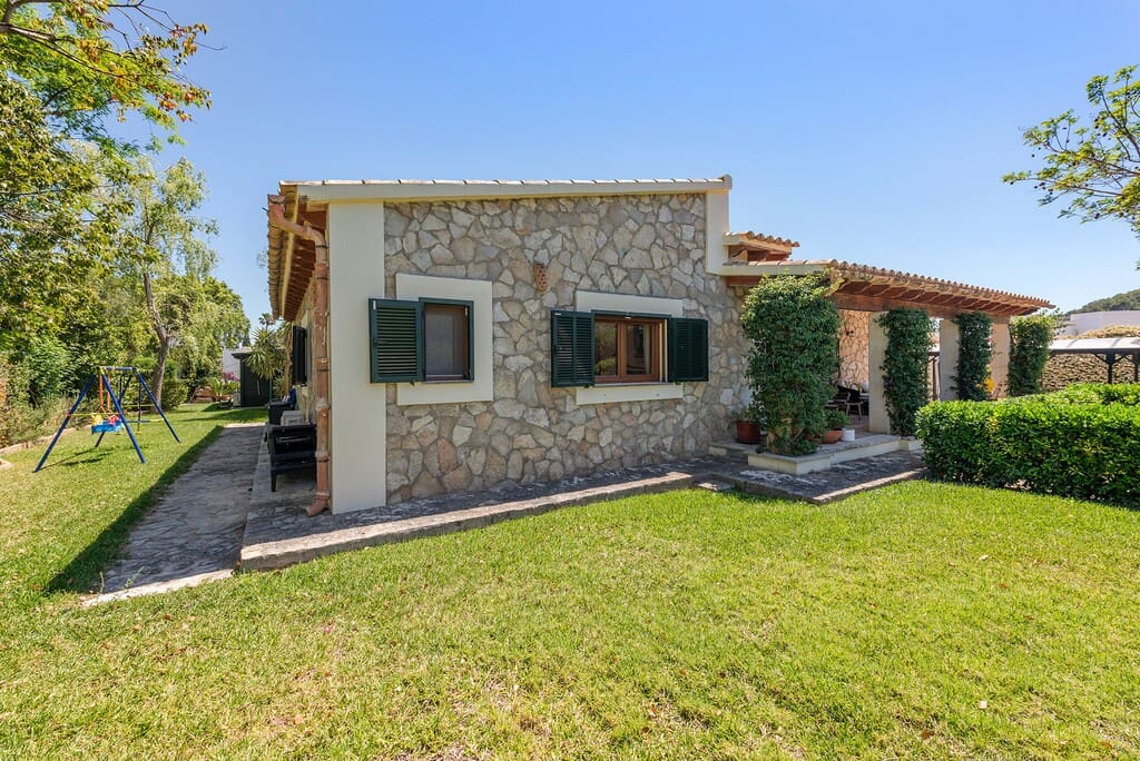 3 bedroom Villa for sale in Sa Pobla with pool - € 1,300,000 (Ref: 9864781)