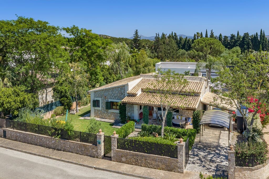 3 bedroom Villa for sale in Sa Pobla with pool - € 1,300,000 (Ref: 9864781)